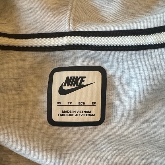 Nike tech Light Gray Full-Zip Hoodie - Picture 2 of 2